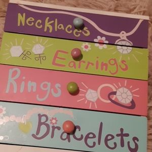 Jewelry box